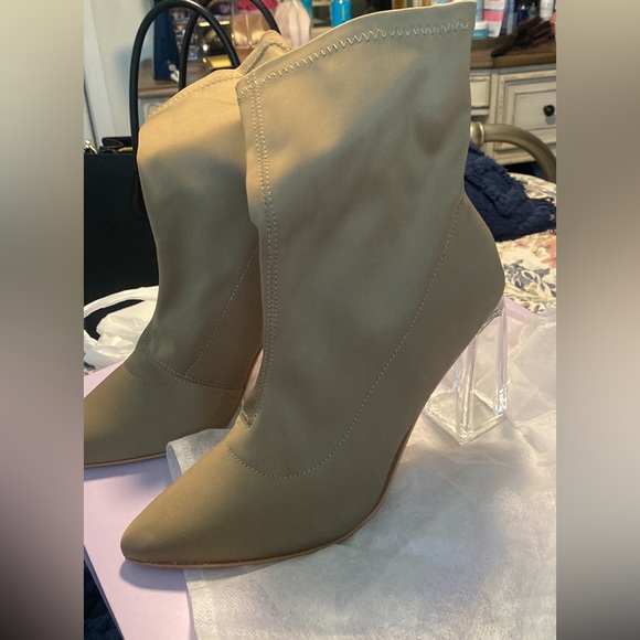 SHEIN womens 8.5 boots with clear heel - Picture 1 of 3